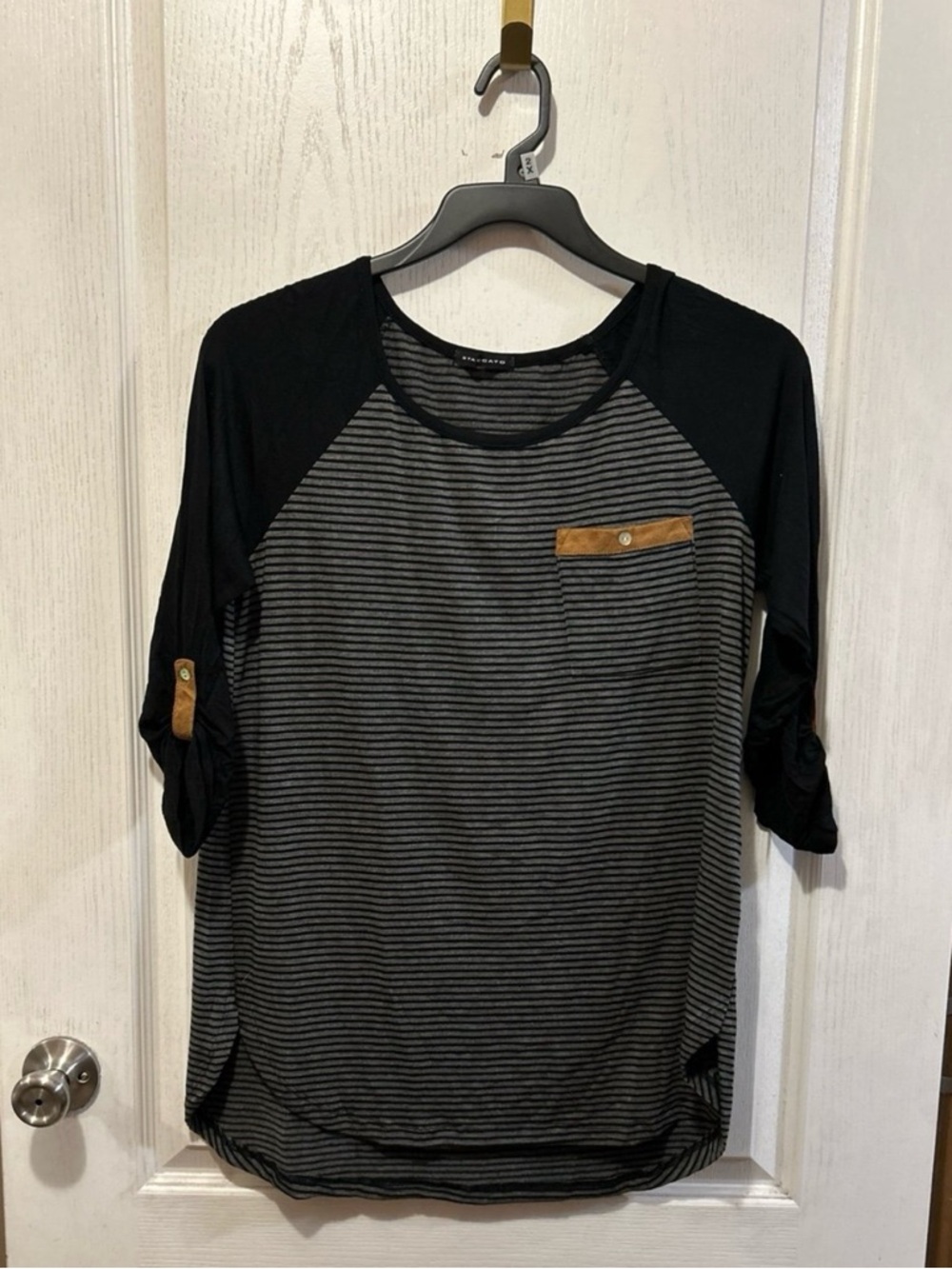 Women’s Staccato Quarter Length Shirt Size: Large